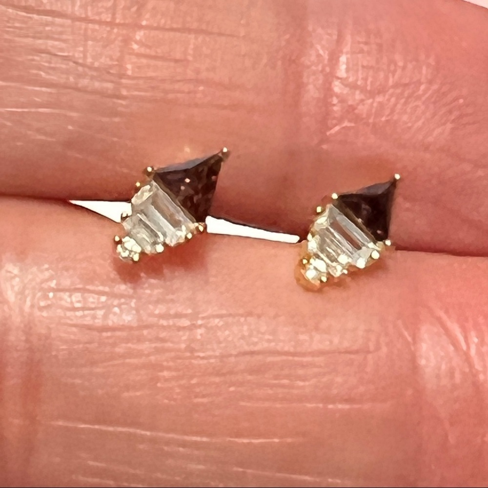 Stormy Reflection Gray Triangle Crystal Clear Baguettes Gold Pierced Earring 1pc - Picture 8 of 9